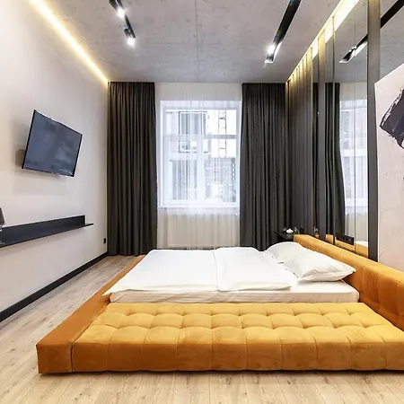 Royal Apartment On Gazova 10 Lviv Exterior photo